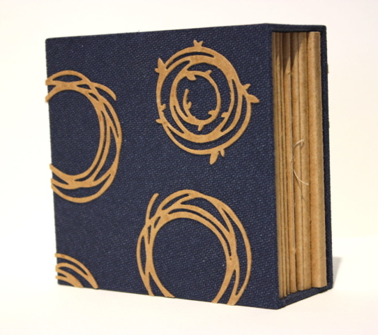 Cassette boek enkelkatern bindingen hand gemaakt kanvas presspan batikpapier lokta